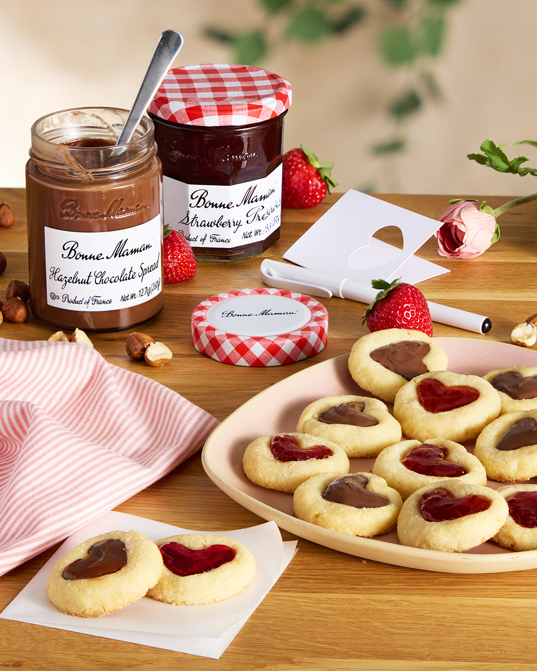 クッキー Heart-Shaped Thumbprint Cookies Bonne Maman USA